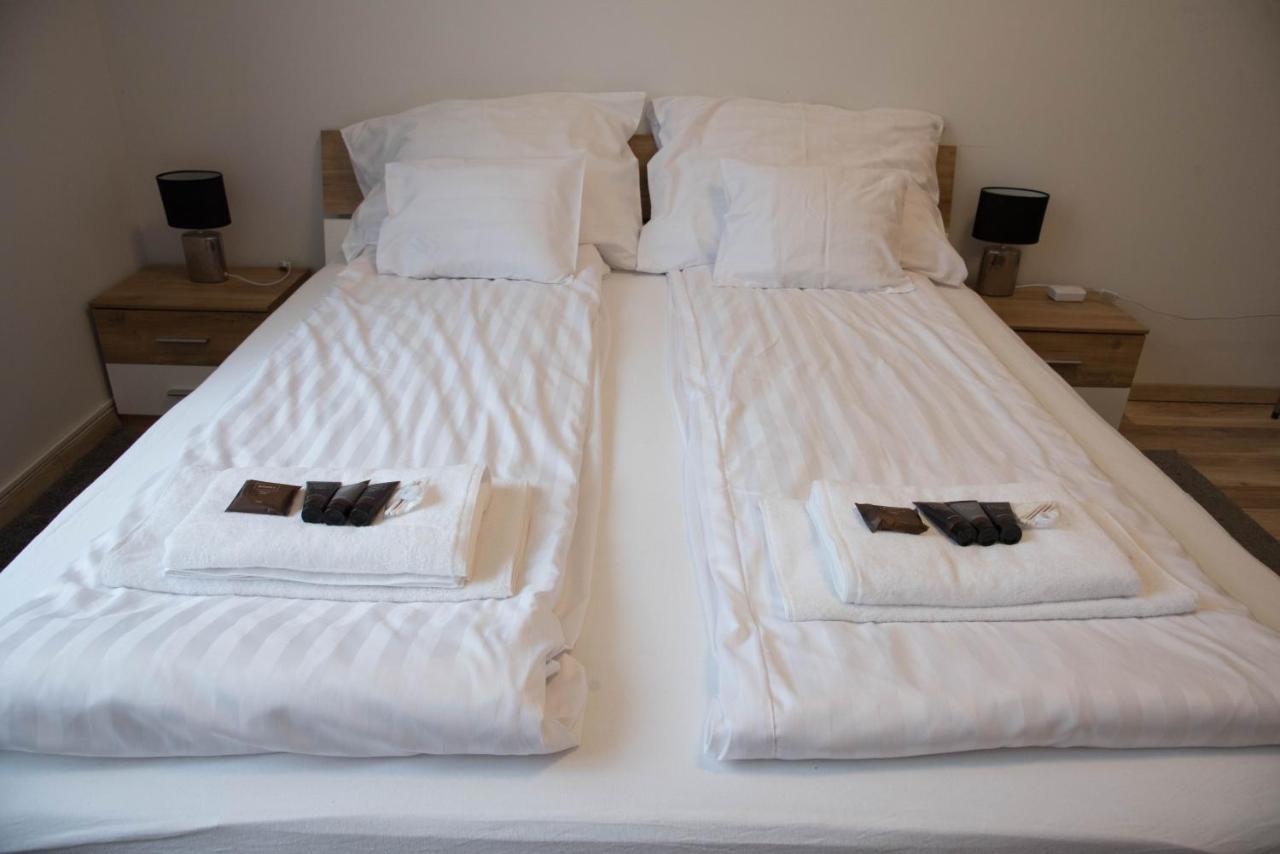 Molnar Apartment Cozy City Center Retreat For 2 Ac & Perfect Location! Budapest Bagian luar foto