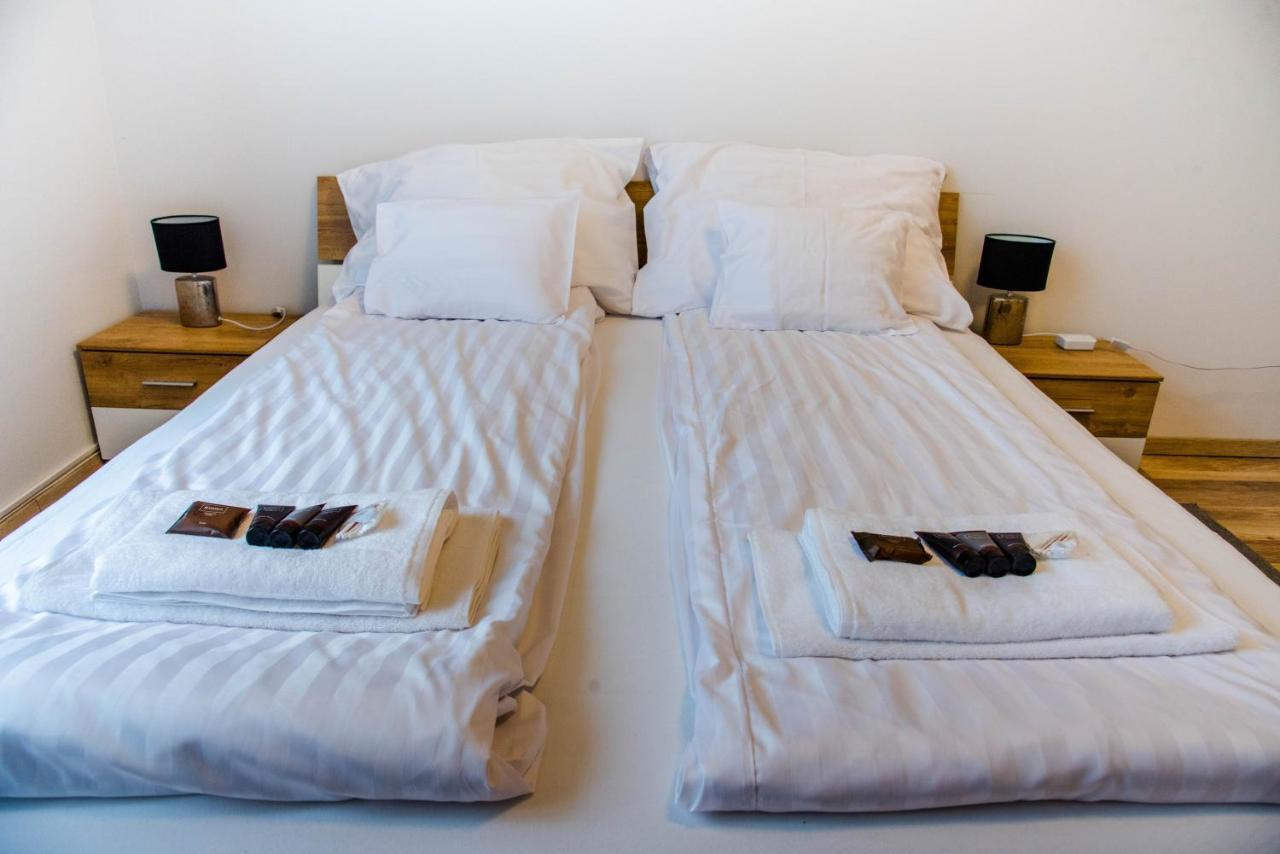 Molnar Apartment Cozy City Center Retreat For 2 Ac & Perfect Location! Budapest Bagian luar foto