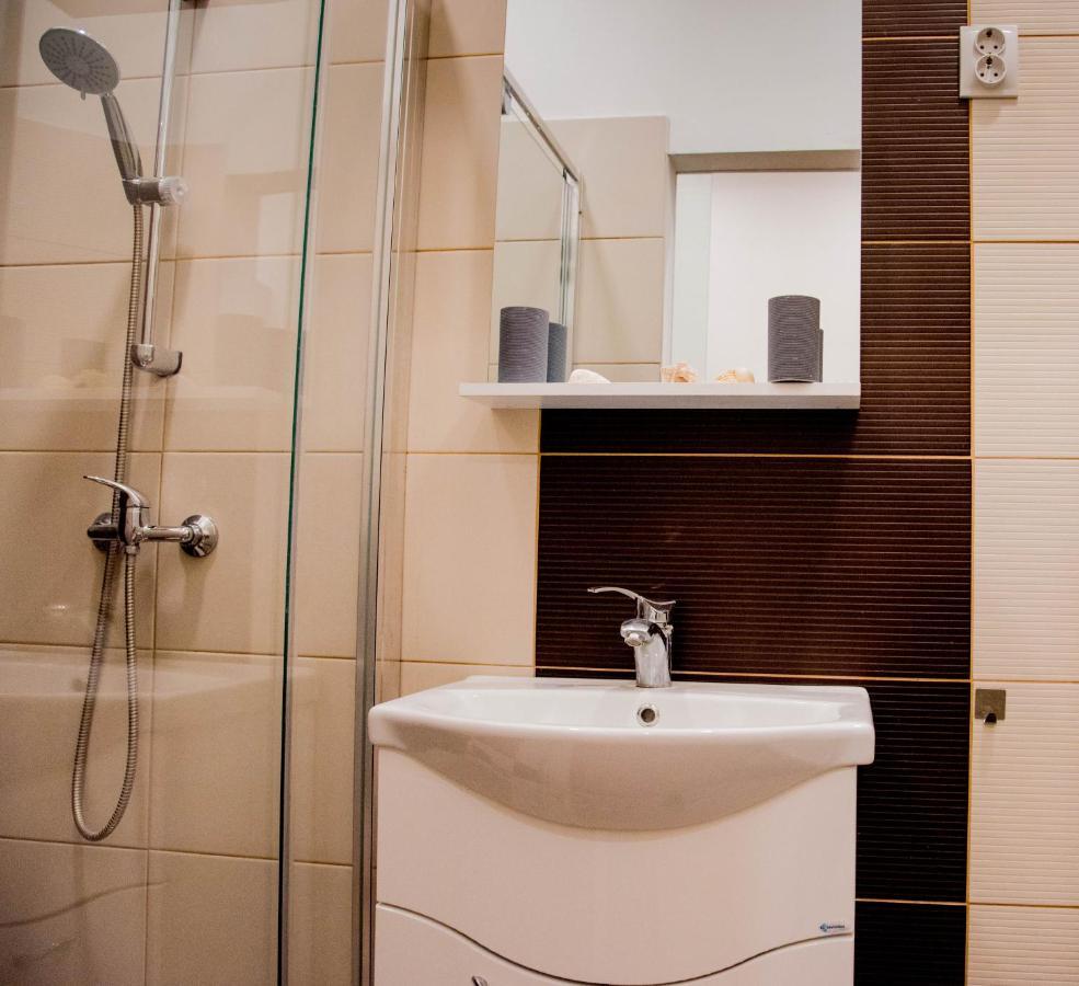 Molnar Apartment Cozy City Center Retreat For 2 Ac & Perfect Location! Budapest Bagian luar foto